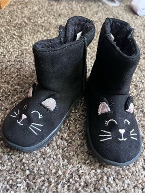 Black Fuzzy Lined Bootie